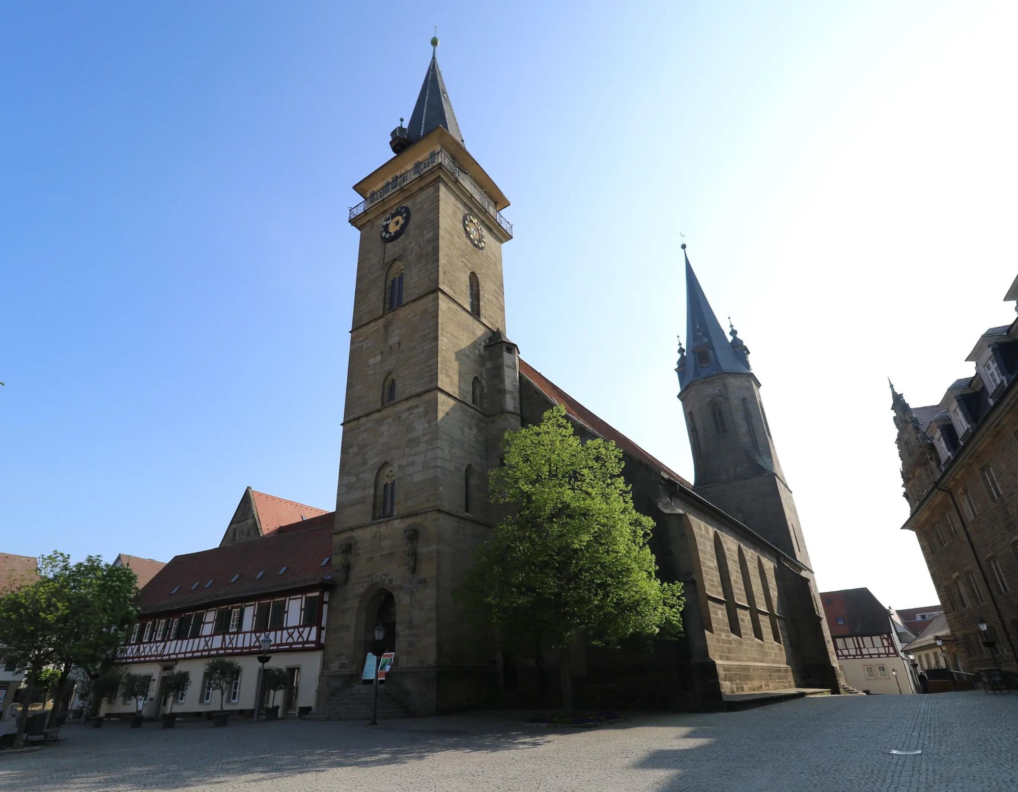 230803_Stiftskirche_2000x1555