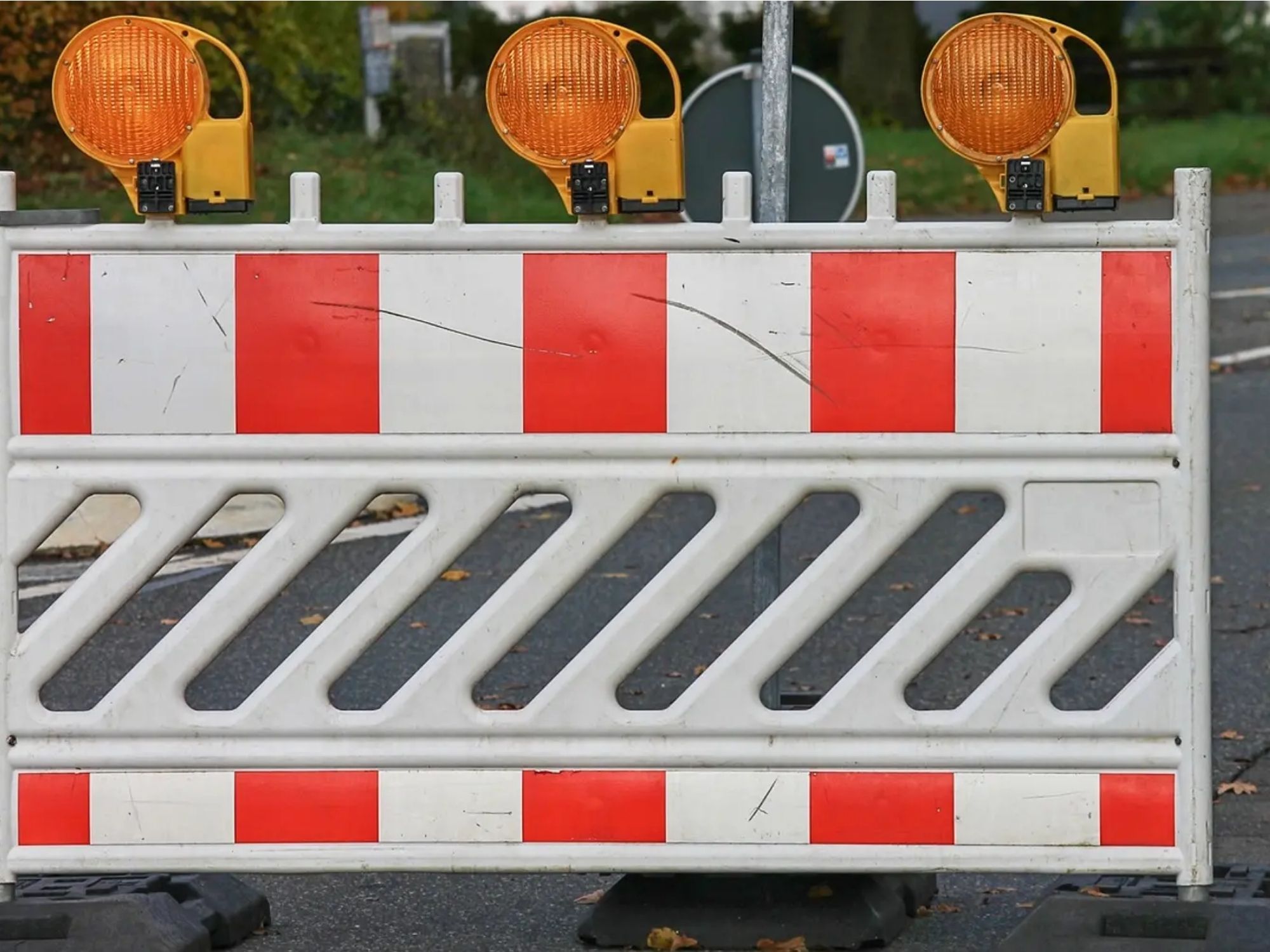 Eine Spraydose verziert eine Wand