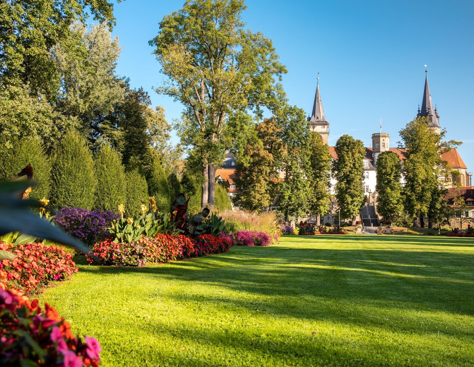 Blühender Hofgarten in Öhringen