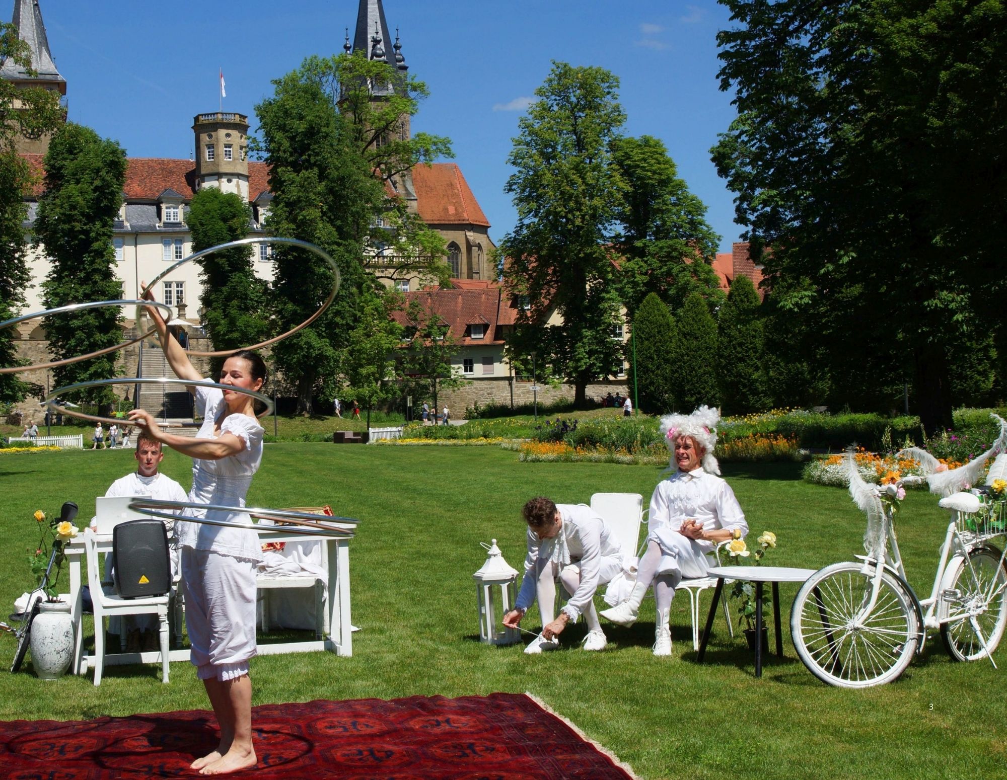 Picknick in Weiß im Hofgarten