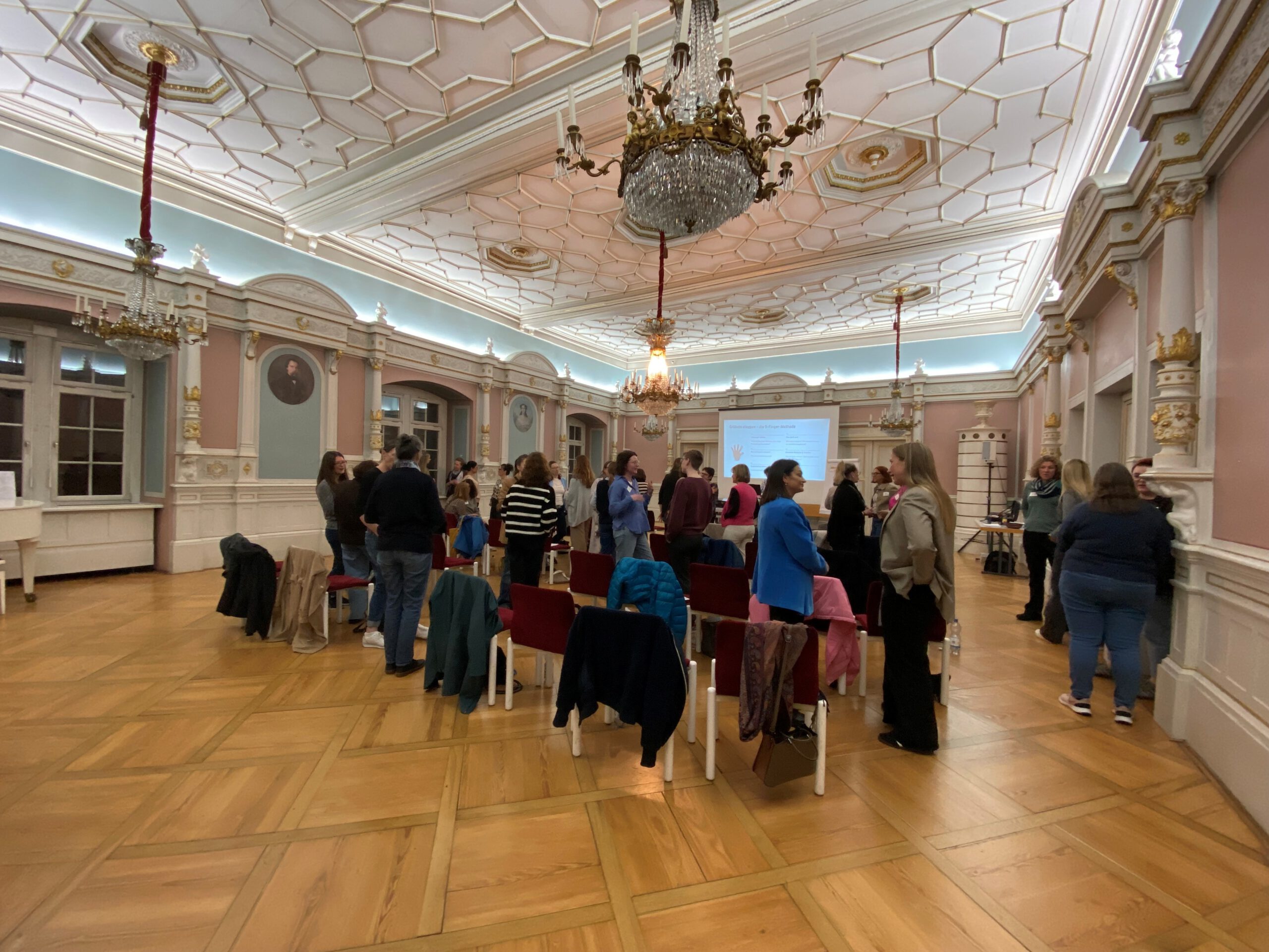 Workshop mit Teilnehmerinnen Business Impulse